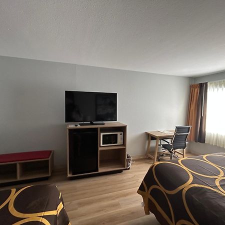 Hotel Super 8 By Wyndham Sterling Co Esterno foto