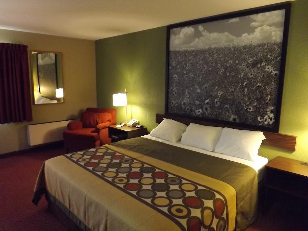 Hotel Super 8 By Wyndham Sterling Co Esterno foto