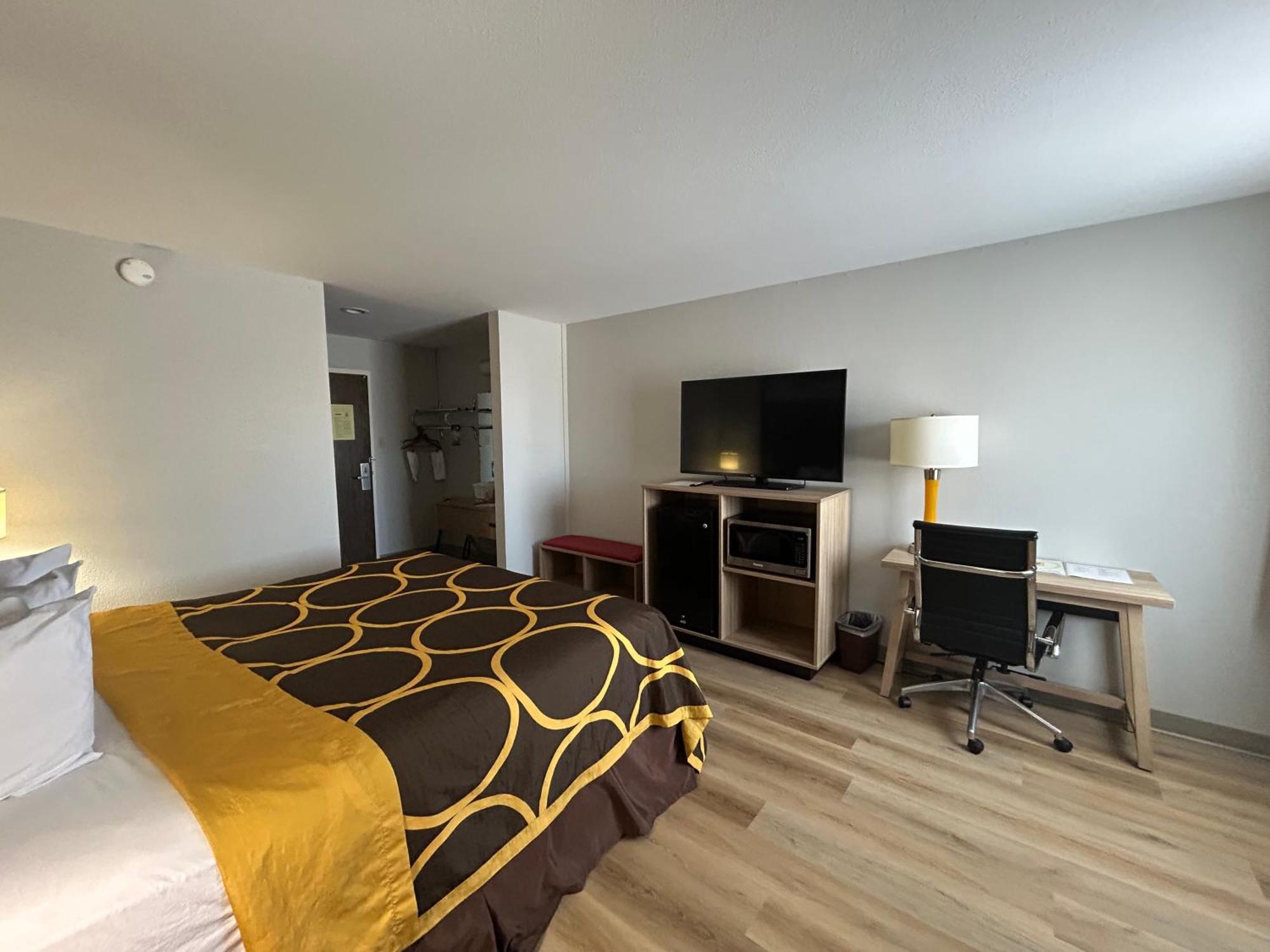 Hotel Super 8 By Wyndham Sterling Co Esterno foto