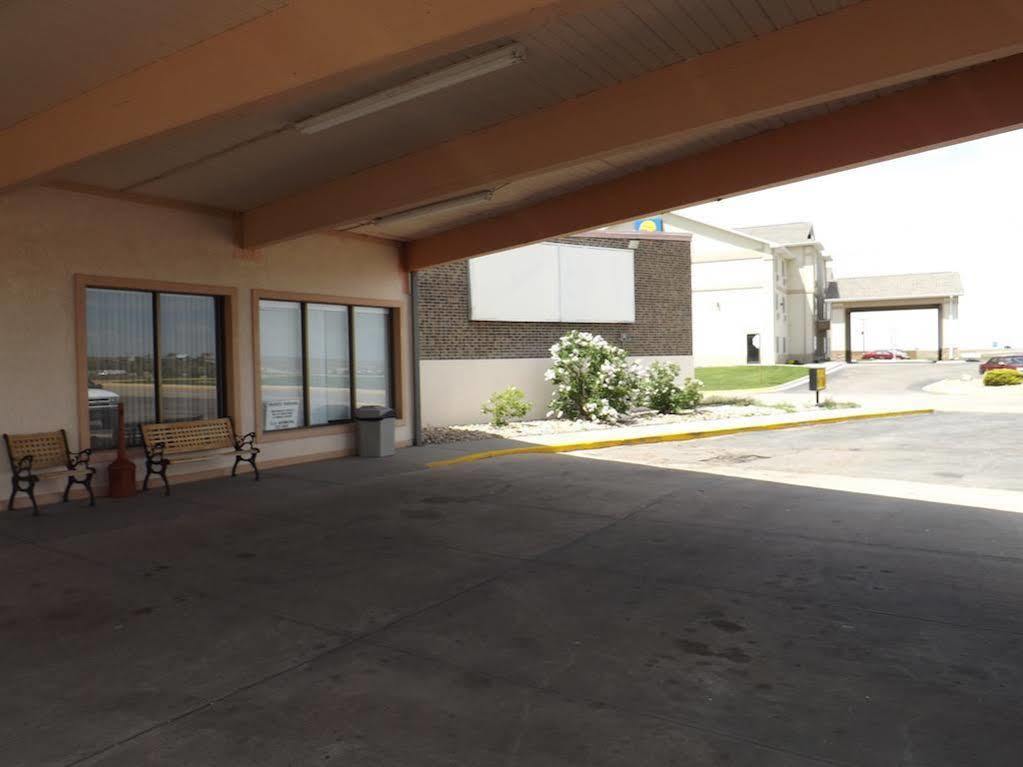 Hotel Super 8 By Wyndham Sterling Co Esterno foto